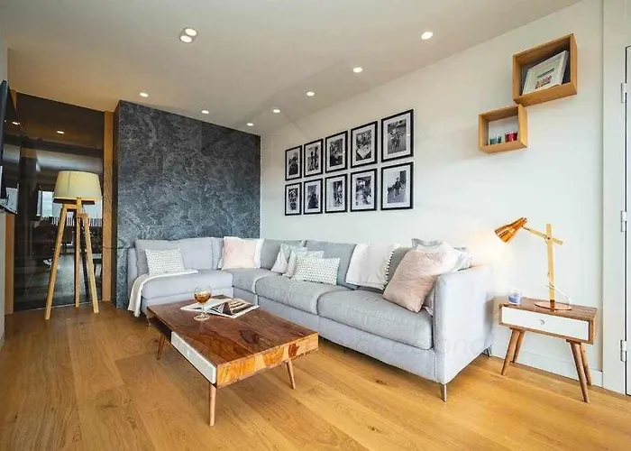 Terraza De Corrida خيخون